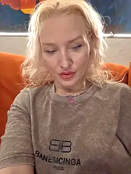 KateMonroe online show from April 21, 2026, 10:38 pm