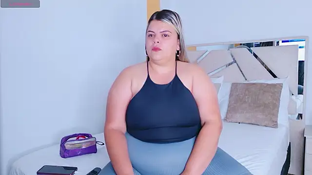 KiimBrooks online show from April 19, 2026, 9:54 am