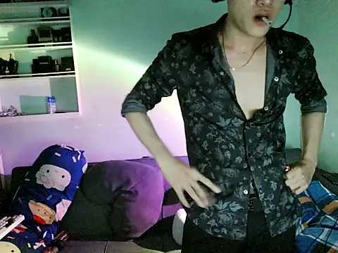 boyhigh1997 online show from February 17, 2026, 7:16 am