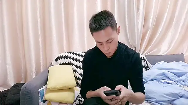 Tsia-Die online show from October 25, 2025, 6:01 am