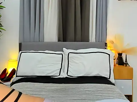 MistressPia online show from November 8, 2025, 12:14 am