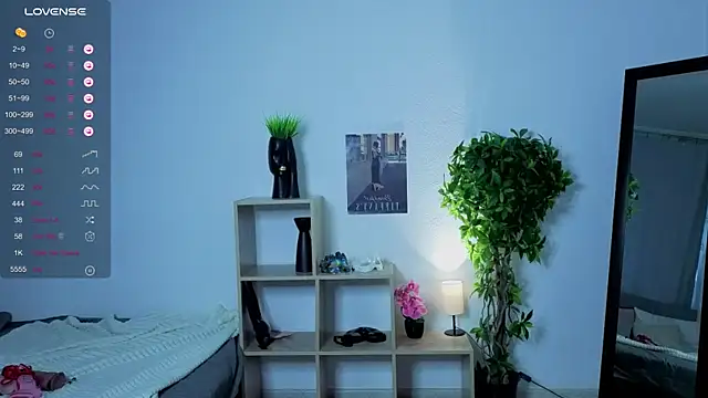 Snapshot of Emmi_crystal chatting on November 26, 2025, 7:30 am Emmi crystal online show from November 26, 2025, 7:30 am