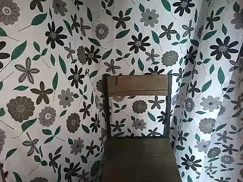 Snapshot of Virgen_christine01 chatting on October 30, 2025, 7:06 am Virgen christine01 online show from October 30, 2025, 7:06 am