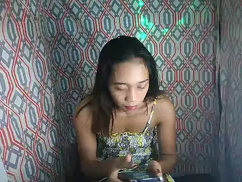 Snapshot of Virgen_christine01 chatting on November 19, 2025, 12:43 am Virgen christine01 online show from November 19, 2025, 12:43 am