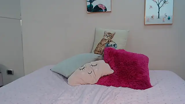 zooombee online show from March 19, 2026, 7:36 pm