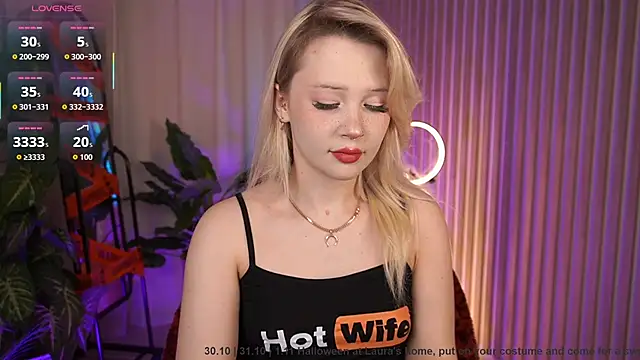 Snapshot of LauraWifeness chatting on October 23, 2025, 6:34 am LauraWifeness online show from October 23, 2025, 6:34 am