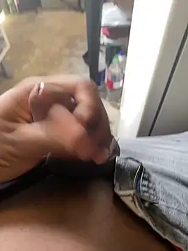 Snapshot of Preto_Diamamte chatting on October 1, 2025, 4:11 pm Preto Diamamte online show from October 1, 2025, 4:11 pm