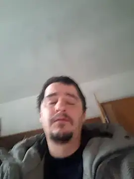 hugecock4u1990 online show from November 12, 2025, 5:22 am