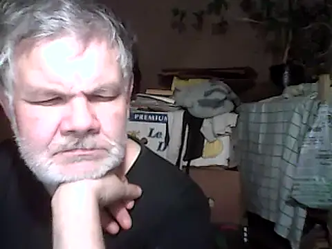 Snapshot of A1B3- chatting on December 22, 2025, 2:28 pm A1B3- online show from December 22, 2025, 2:28 pm