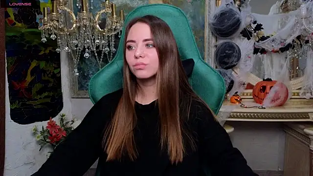 IvoryWood  online show from October 31, 2025, 10:23 am