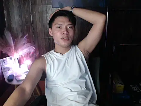 Helleron online show from November 16, 2025, 5:17 pm