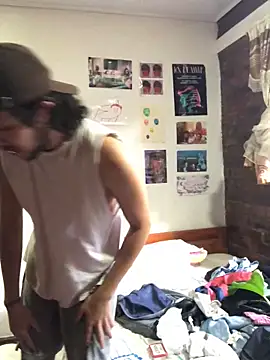 Luxx 14 online show from November 4, 2025, 4:33 pm