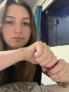 SafadaJS online show from December 14, 2025, 8:31 am