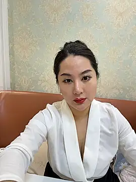 Snapshot of Candice888 chatting on November 17, 2025, 10:08 am Candice888 online show from November 17, 2025, 10:08 am