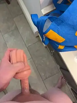 Snapshot of Buck2000 chatting on April 15, 2026, 2:54 pm Buck2000 online show from April 15, 2026, 2:54 pm