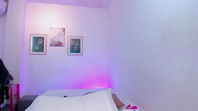 Snapshot of babe_katty chatting on December 5, 2025, 11:53 am babe katty online show from December 5, 2025, 11:53 am