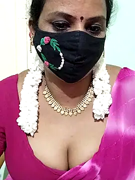 Snapshot of yoga-mithraa chatting on September 23, 2025, 6:15 pm yoga-mithraa online show from September 23, 2025, 6:15 pm