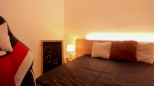 Snapshot of Dakota_Mars chatting on November 19, 2025, 7:36 pm Dakota Mars online show from November 19, 2025, 7:36 pm