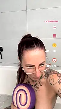 Snapshot of Dirty_Mel chatting on July 19, 2026, 7:17 am Dirty Mel online show from July 19, 2026, 7:17 am