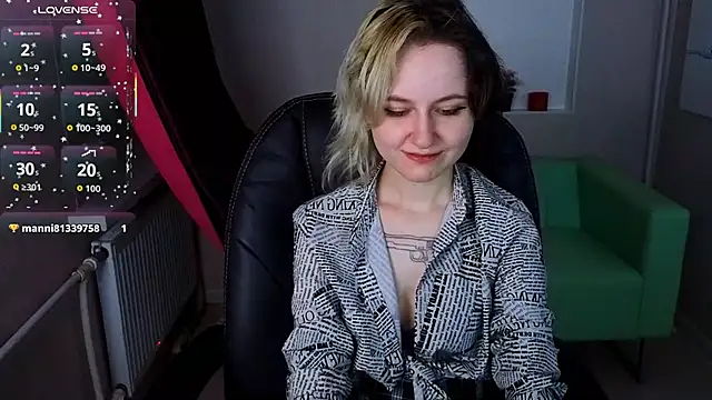 girl next doorr online show from October 25, 2025, 1:12 pm