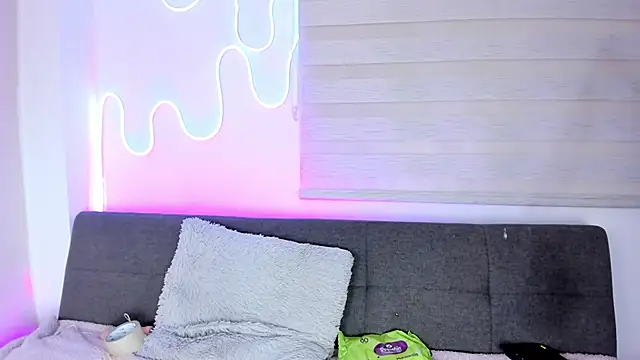 missweetpeach online show from January 13, 2026, 12:58 am