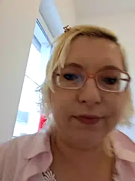 VikaKing online show from December 14, 2025, 9:59 am