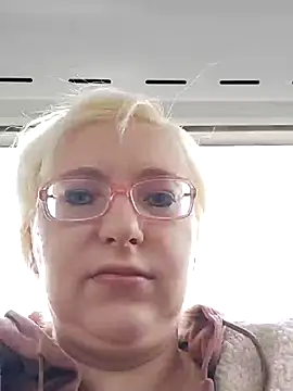 VikaKing online show from November 14, 2025, 10:52 am