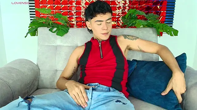 CamiiGuzmanX online show from February 11, 2026, 9:47 pm