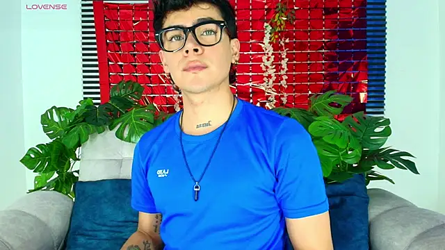 CamiiGuzmanX online show from February 27, 2026, 8:41 pm