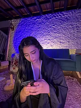 kaori 77 online show from April 11, 2026, 7:45 am