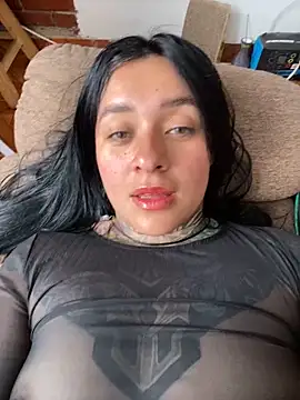 Snapshot of Rouse_07 chatting on December 3, 2025, 4:28 pm Rouse 07 online show from December 3, 2025, 4:28 pm