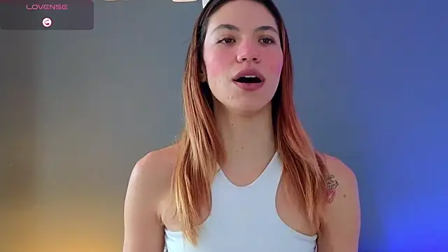 Snapshot of AntonellaaRossii chatting on December 4, 2025, 2:05 pm AntonellaaRossii online show from December 4, 2025, 2:05 pm