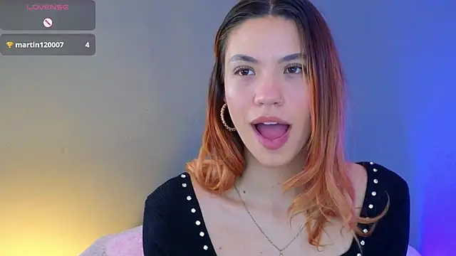 Snapshot of AntonellaaRossii chatting on November 27, 2025, 3:56 pm AntonellaaRossii online show from November 27, 2025, 3:56 pm