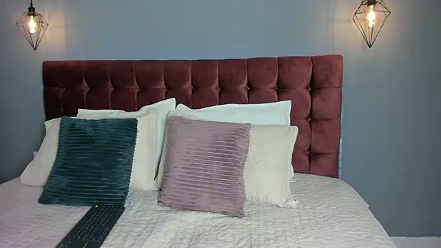 Snapshot of Tania_77_ chatting on September 20, 2025, 12:54 pm Tania 77 online show from September 20, 2025, 12:54 pm