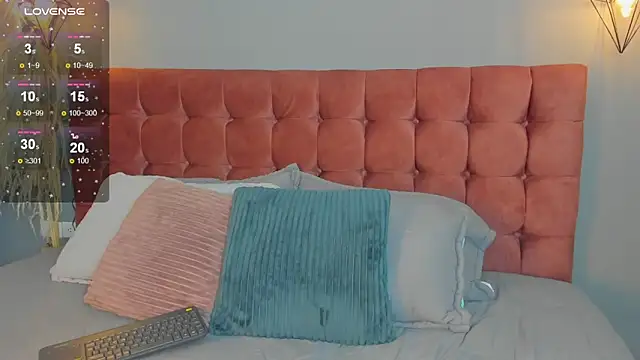 Snapshot of Tania_77_ chatting on November 28, 2025, 12:27 pm Tania 77 online show from November 28, 2025, 12:27 pm