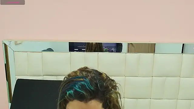 Snapshot of gisell_gomez chatting on November 11, 2025, 12:11 pm gisell gomez online show from November 11, 2025, 12:11 pm