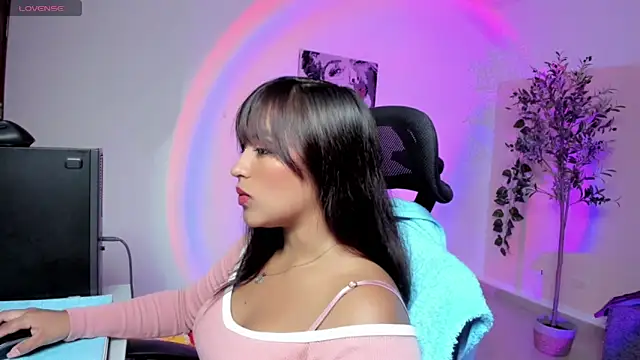 Snapshot of Cameroon-Diaz chatting on September 11, 2025, 1:44 pm Cameroon-Diaz online show from September 11, 2025, 1:44 pm