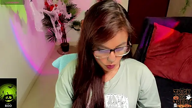 Snapshot of Cameroon-Diaz chatting on October 30, 2025, 1:53 pm Cameroon-Diaz online show from October 30, 2025, 1:53 pm