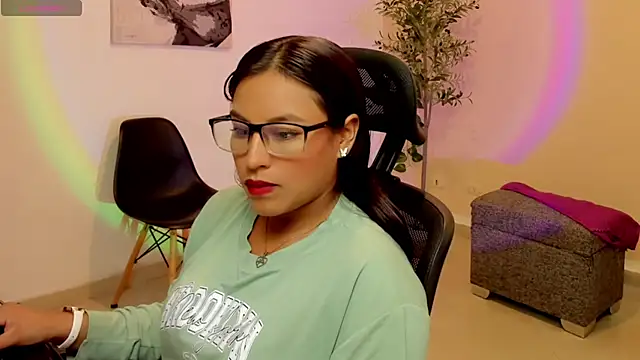 Snapshot of Cameroon-Diaz chatting on October 11, 2025, 1:56 pm Cameroon-Diaz online show from October 11, 2025, 1:56 pm