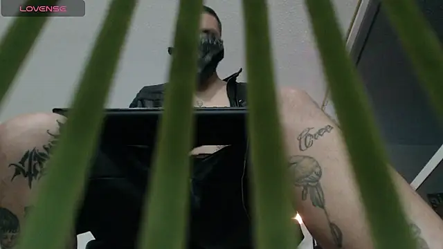 Thomasjons  online show from April 26, 2026, 7:27 am