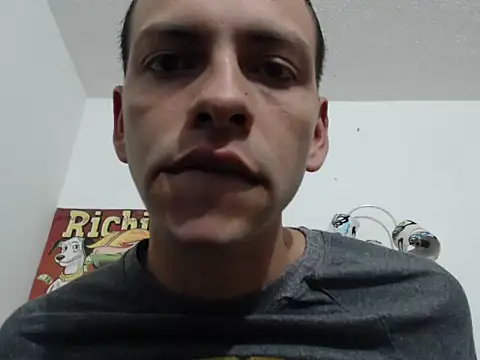 Snapshot of Thomasjons_ chatting on October 11, 2025, 12:11 am Thomasjons online show from October 11, 2025, 12:11 am