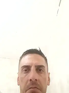 Snapshot of Diegohes chatting on October 20, 2025, 10:21 pm Diegohes online show from October 20, 2025, 10:21 pm