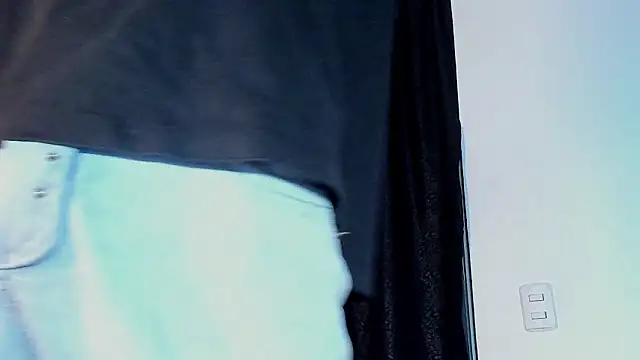 axel davis  online show from March 6, 2026, 5:57 am