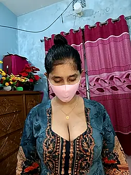 Cute Faria online show from November 14, 2025, 4:32 pm