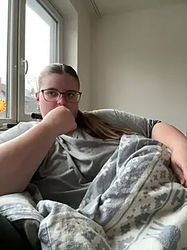 CurvyPaar2 online show from February 12, 2026, 3:34 pm