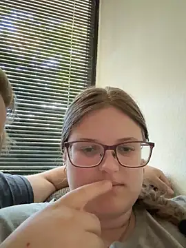 CurvyPaar2 online show from September 28, 2025, 8:43 am