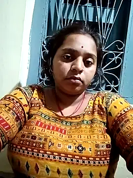 Snapshot of Hot_crety chatting on October 17, 2025, 12:47 am Hot crety online show from October 17, 2025, 12:47 am