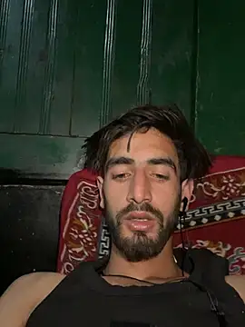 lyath3245 online show from April 5, 2026, 6:58 pm