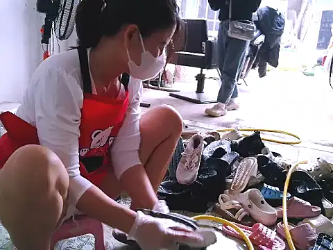 Jenny21-CoCo online show from December 16, 2025, 2:27 am