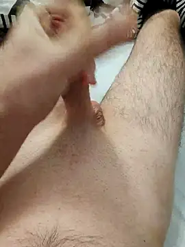 tomekzkutasem online show from September 16, 2025, 4:57 am